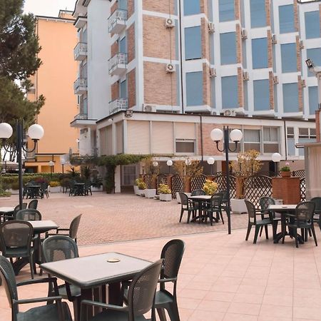 Hotel Zeus Cervia Dış mekan fotoğraf