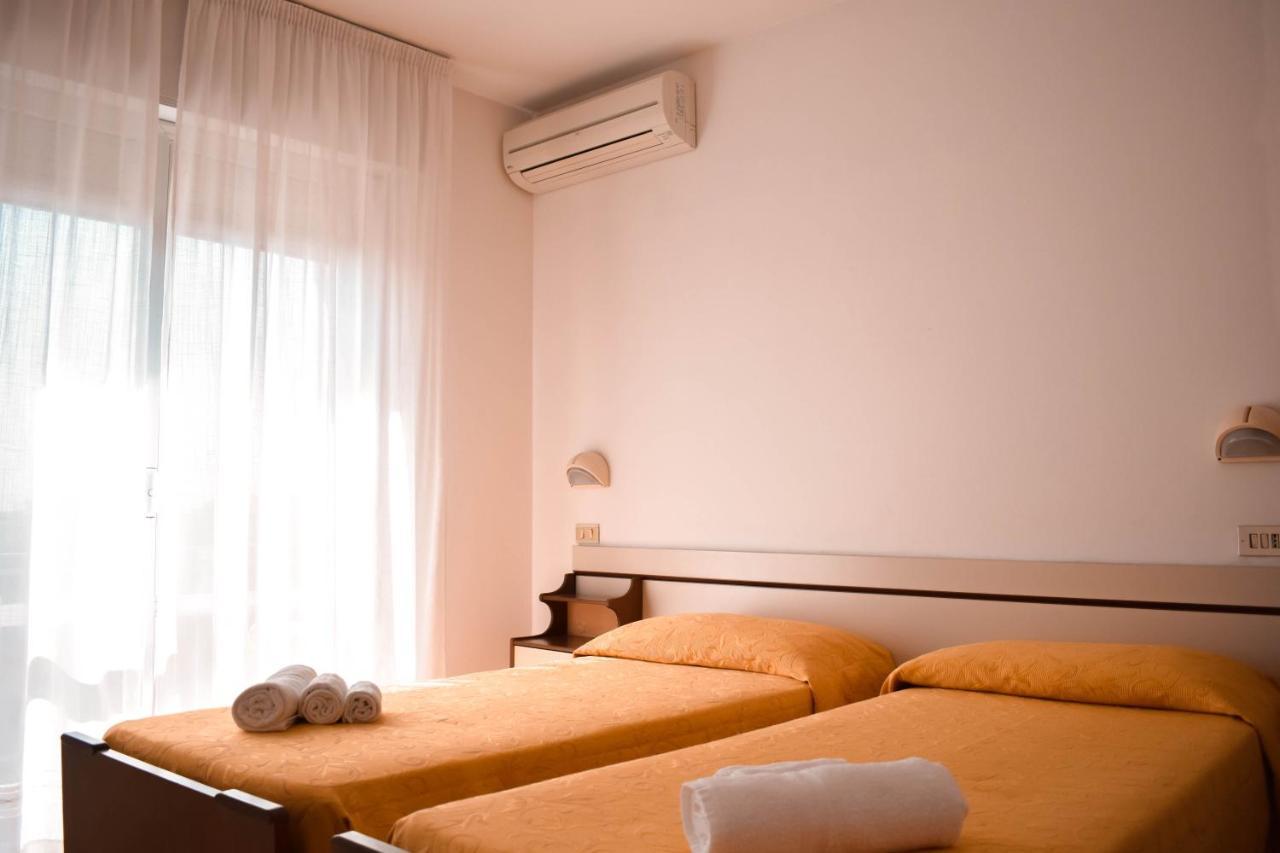Hotel Zeus Cervia Dış mekan fotoğraf