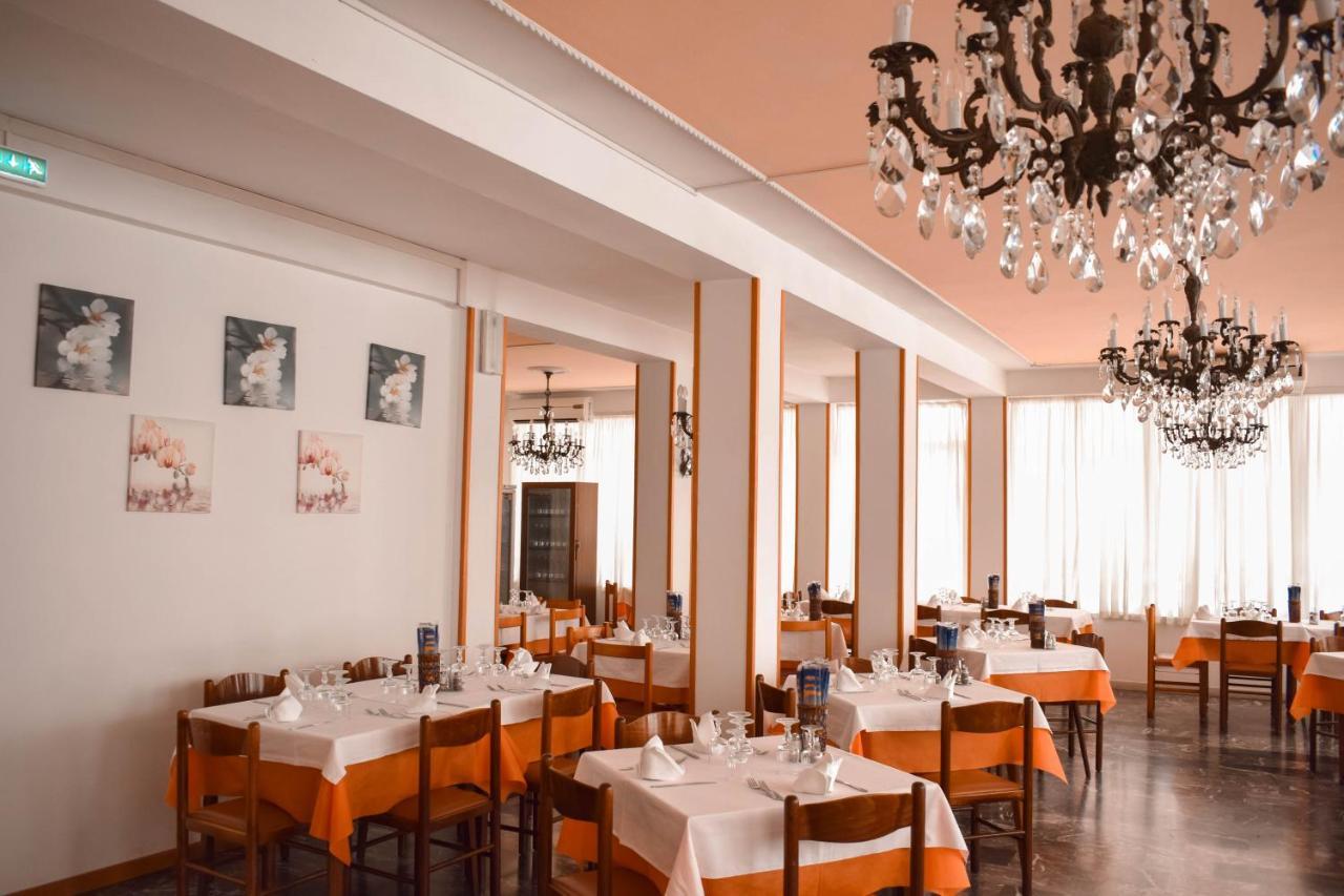 Hotel Zeus Cervia Dış mekan fotoğraf